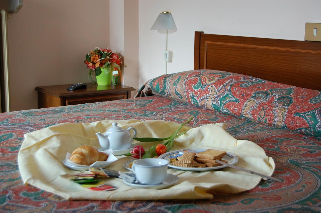 Albergo Sud America Paesana ภายนอก รูปภาพ